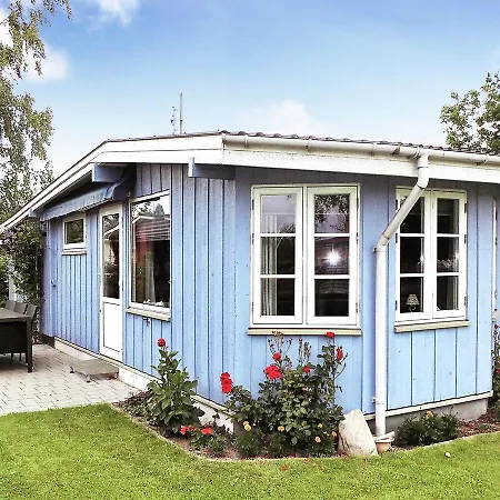 Semesterbostad Holiday Home Kastanievej *